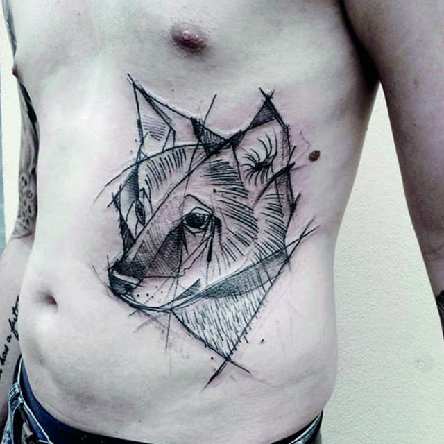 скетч тату на боку