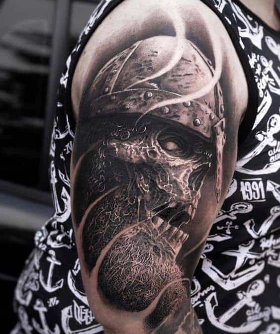 тату череп в шлеме