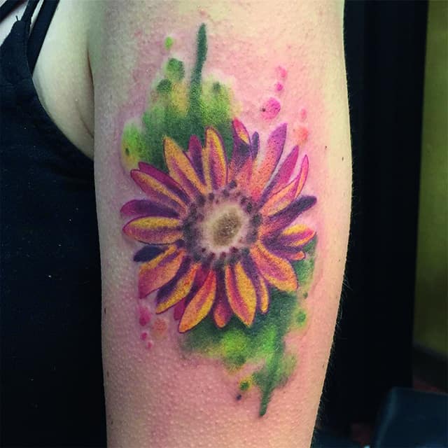 перекрытие родинки тату