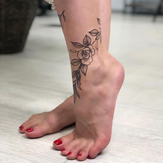тату на лодыжке