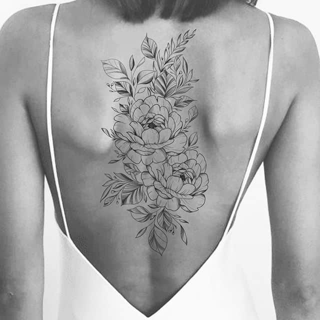 тату между лопаток