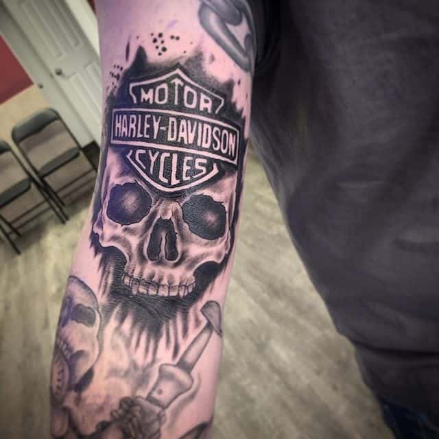 Тату байкеров череп