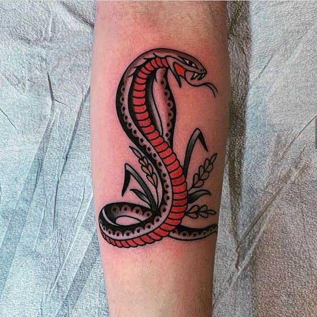 татуировка кобры