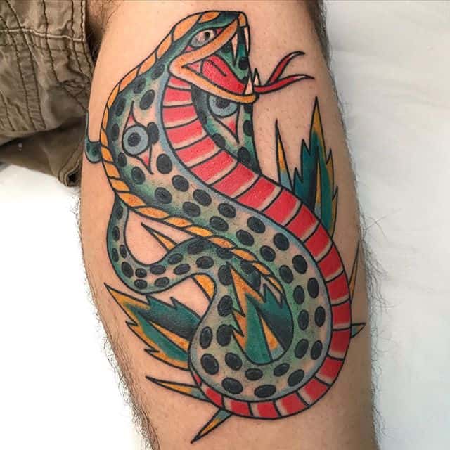 тату кобра цветная