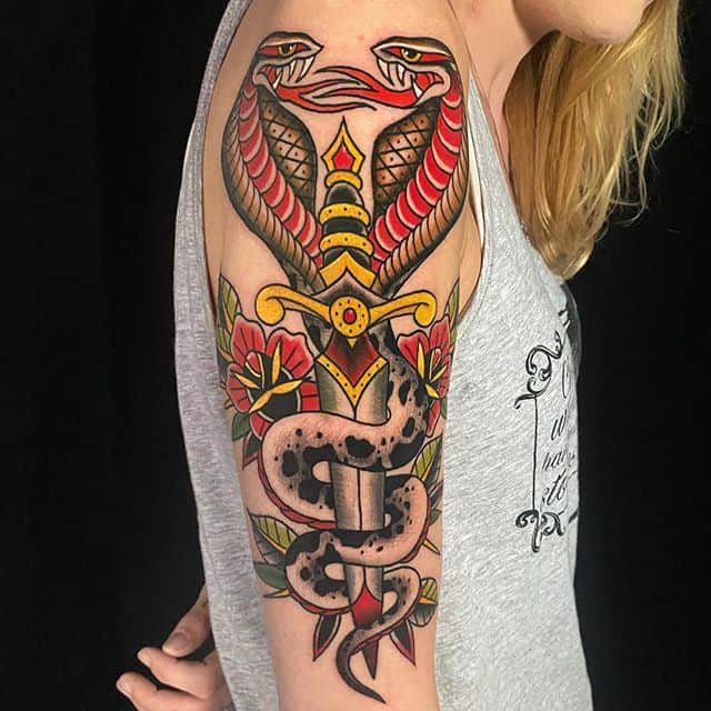 Тату кобра и меч