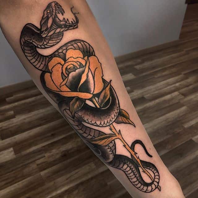 кобра та роза