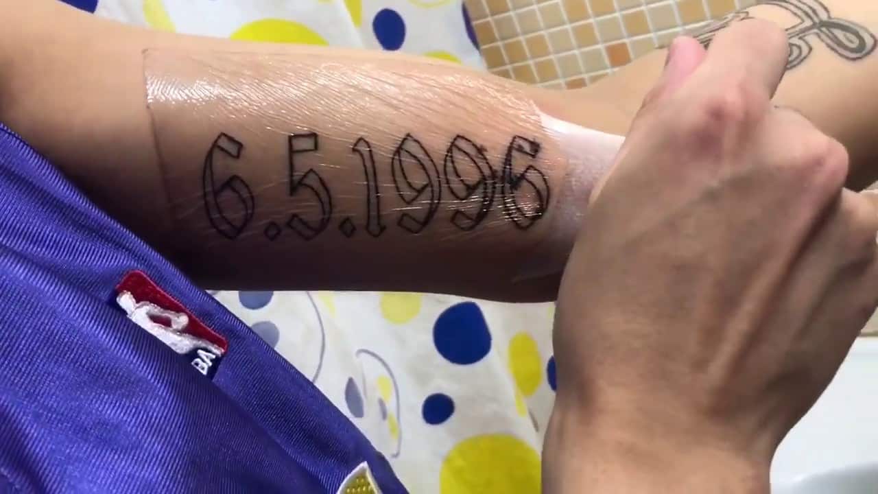 заживляющая пленка для тату на руке