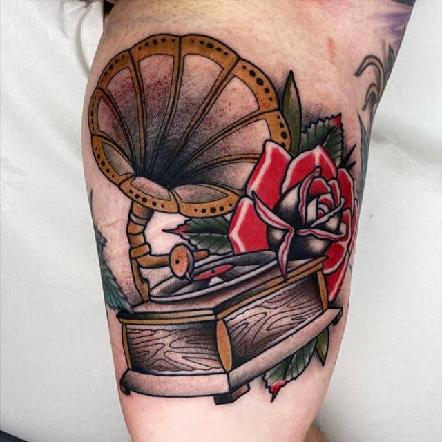 граммофон тату