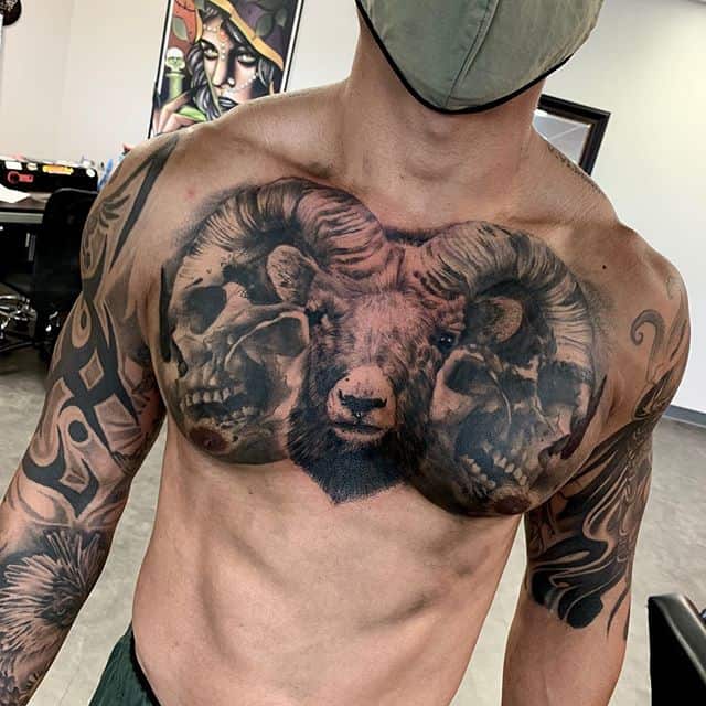 баран тату на груди