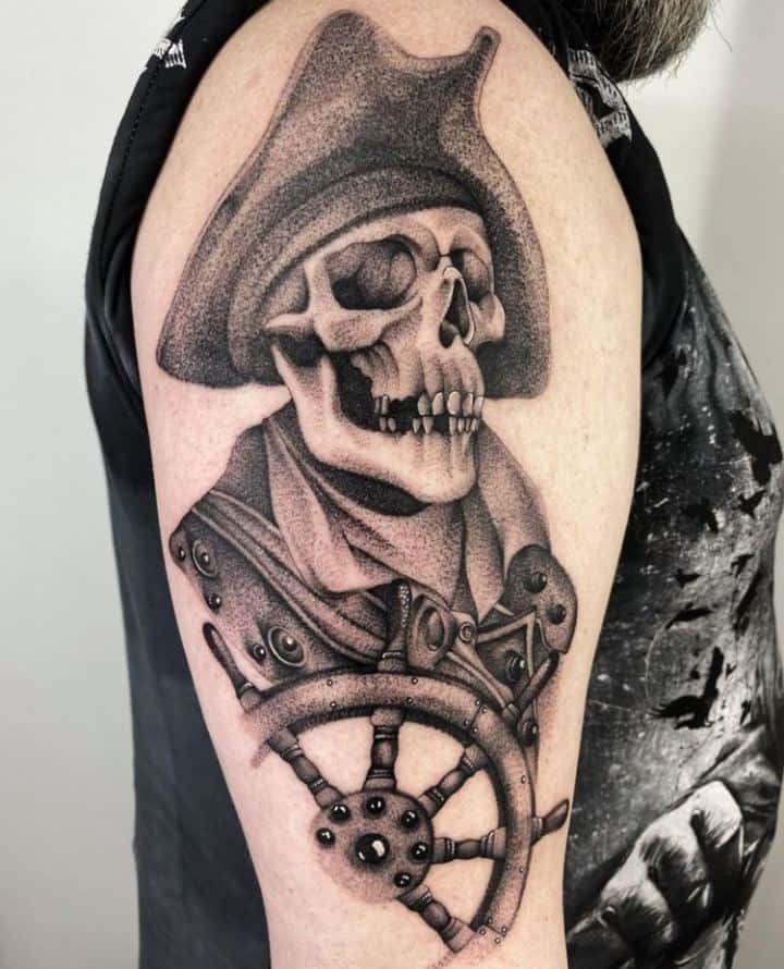 тату пират череп