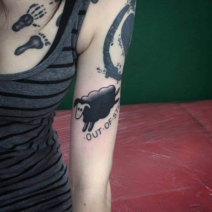 черная овца тату