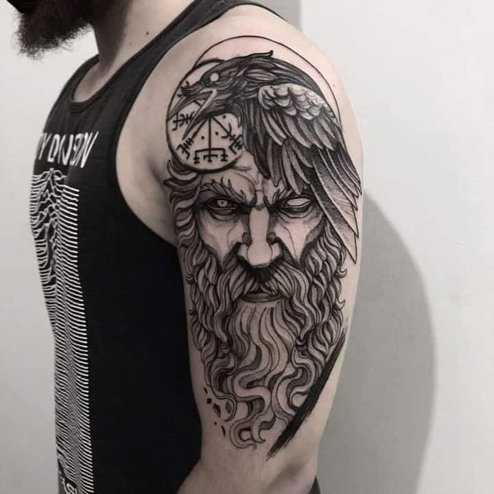 мужская тату на плече славянская