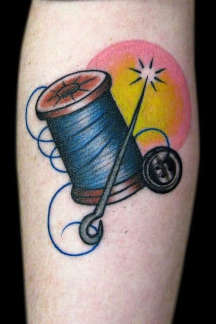 тату синяя нить