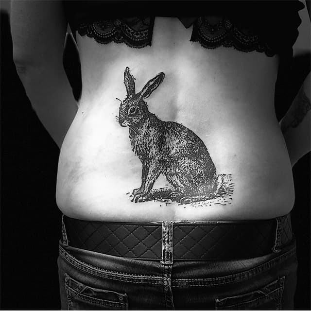 тату на копчике