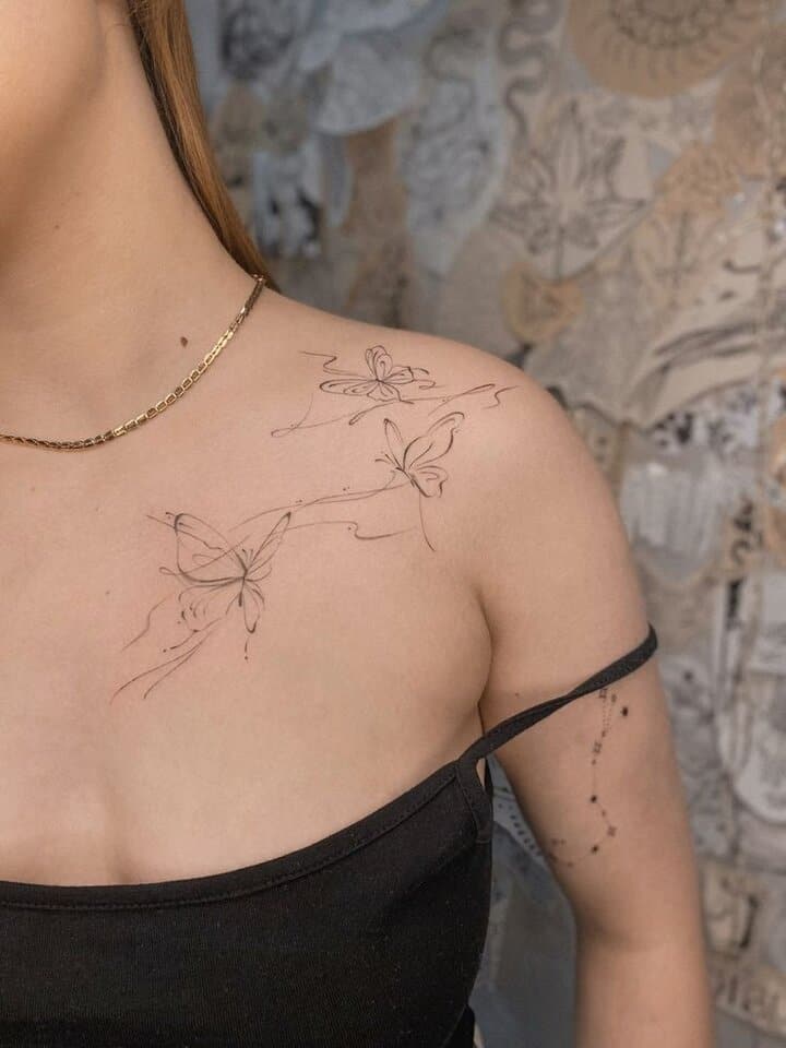 жіночі тату на грудях