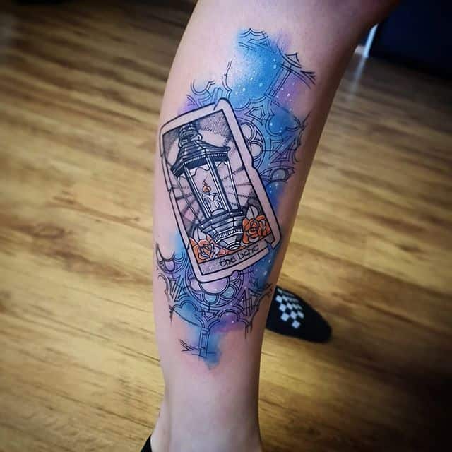 тату карта на ноге