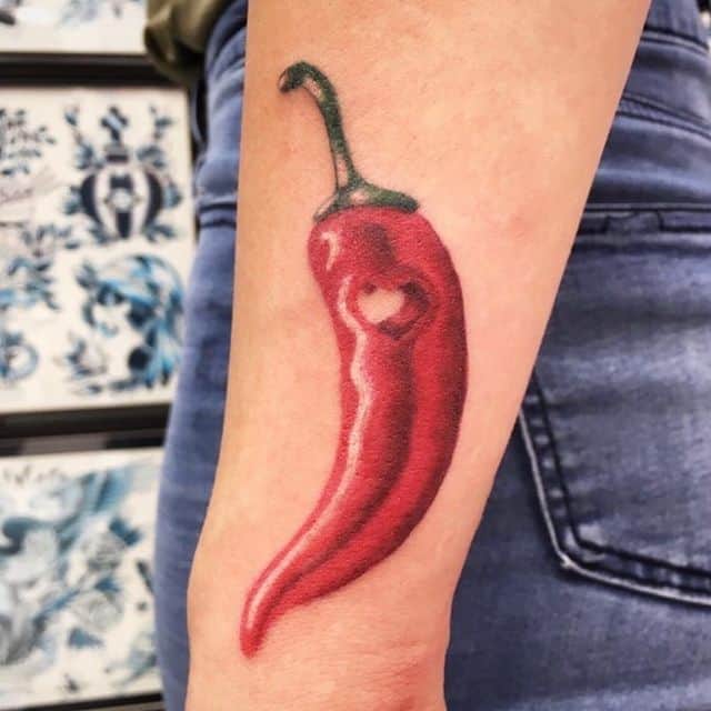 тату перец чили красный