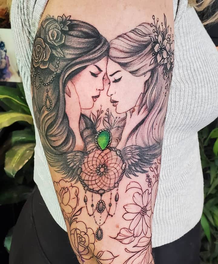 тату близнецы девушки