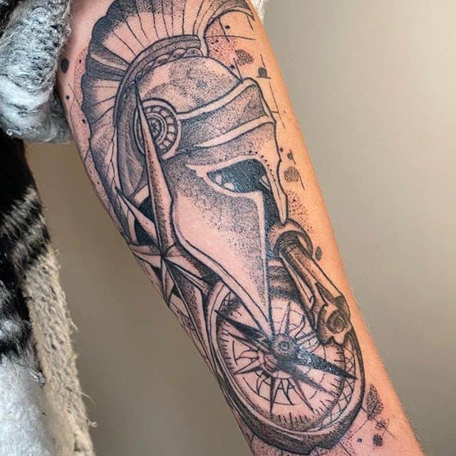 Тату гладиатор шлем