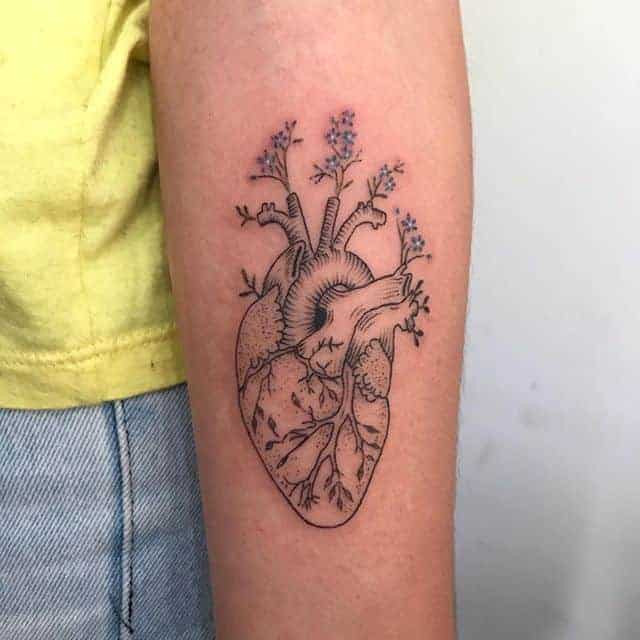тату сердце на руке