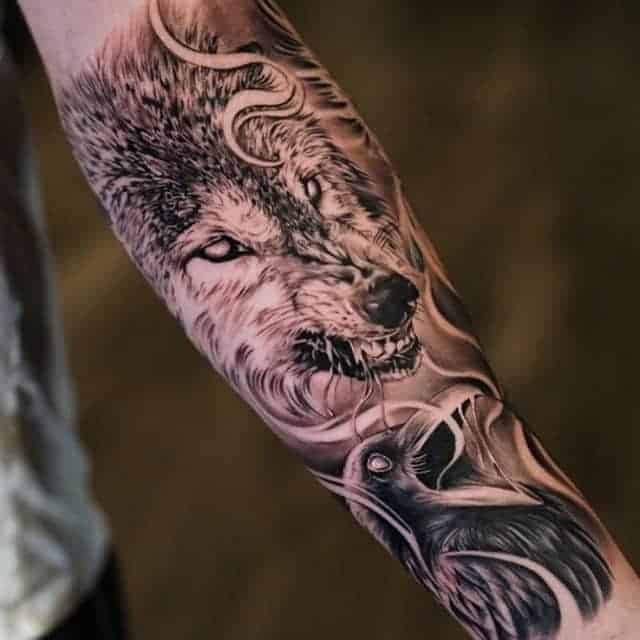 тату ворон и волк