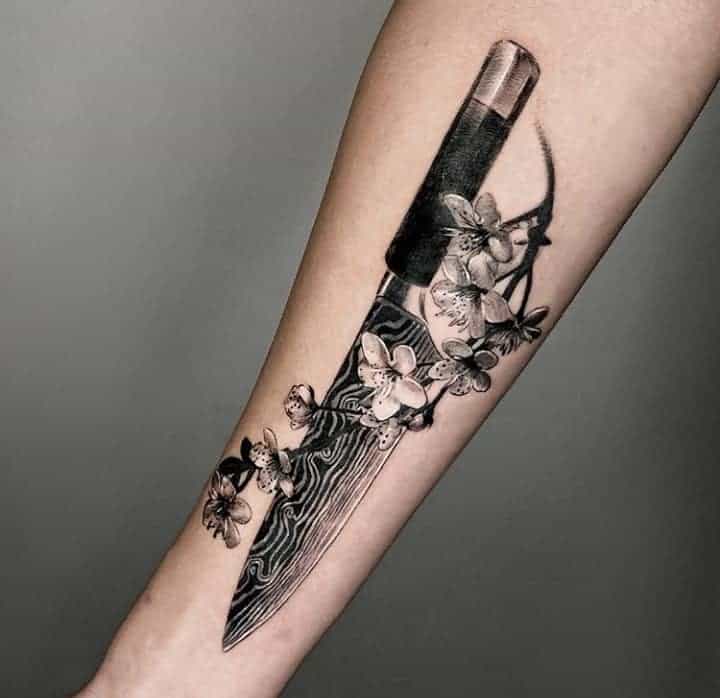 татау сакура и нож