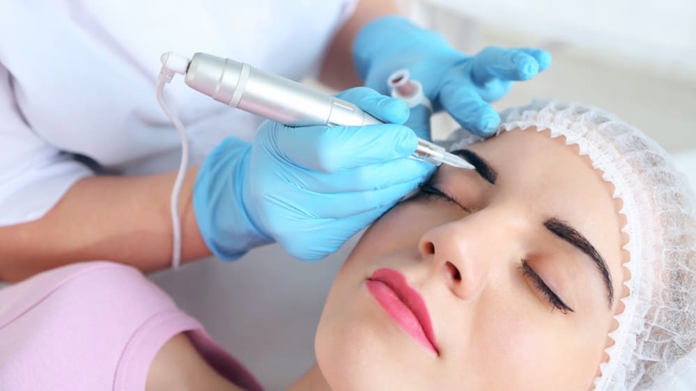 татуаж бровей