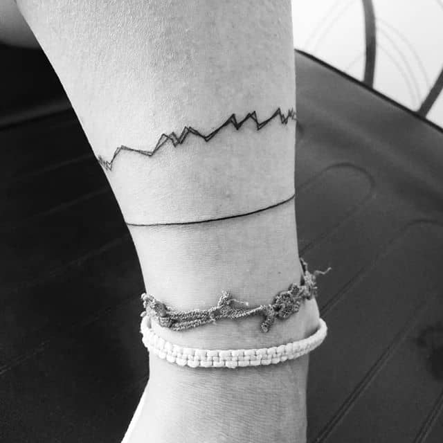 линии тату зигзаг