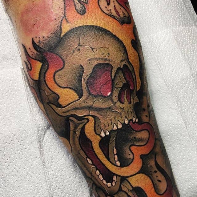 Тату традишнл череп