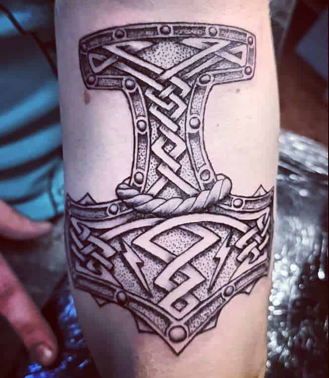 тату молот тора