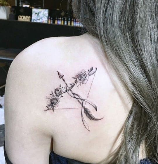 татуювання лук і стріли