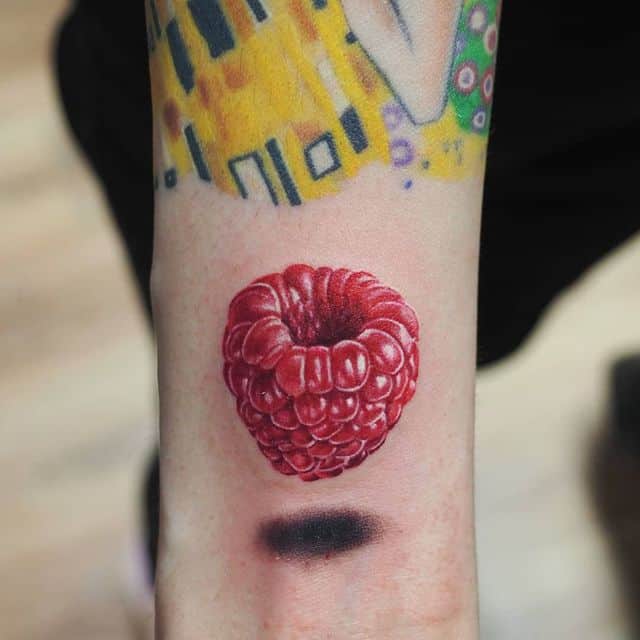 тату малина