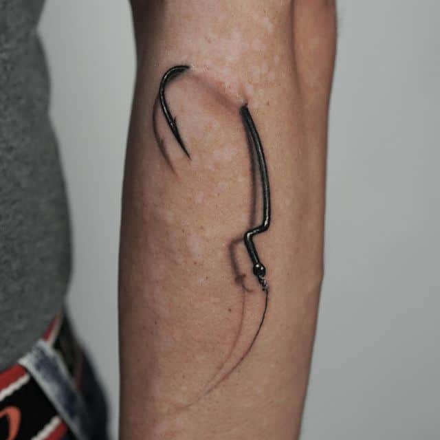 тату крючок