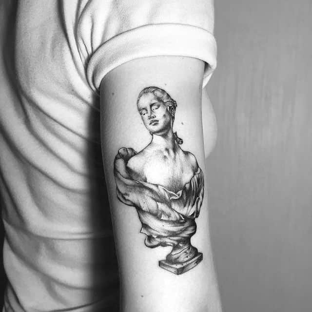 Тату скульптура