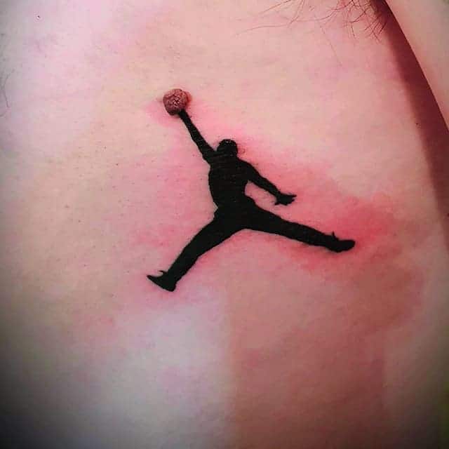 тату родинка мяч