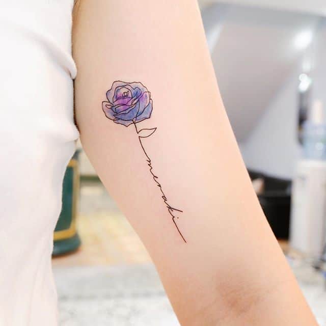 тату в одну линию цветок