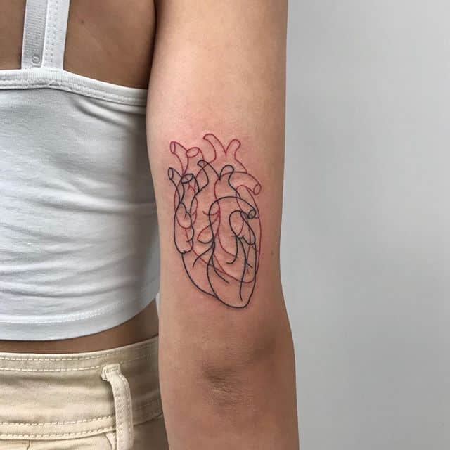 тату в одну линию на руке