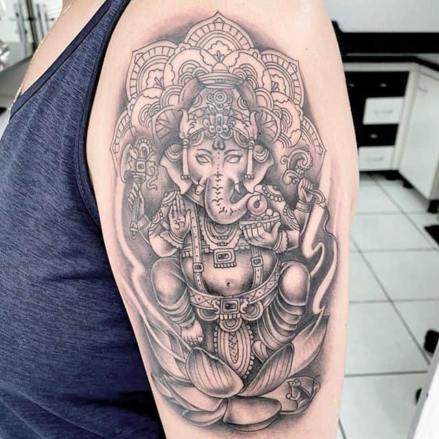 тату ганеша на руке