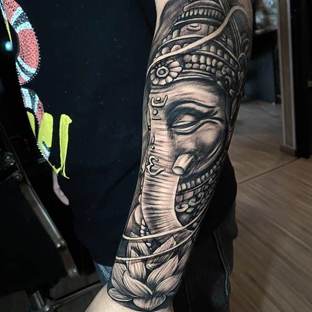 тату ганеша на руке