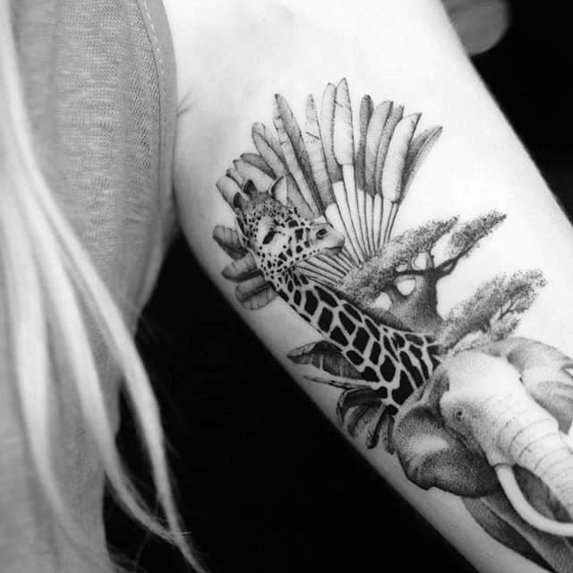 жираф и слон тату