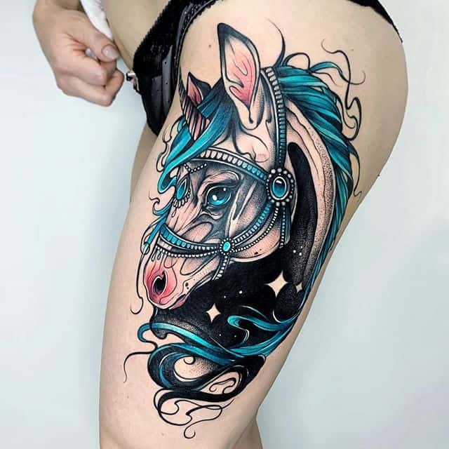 единорог тату на бедре