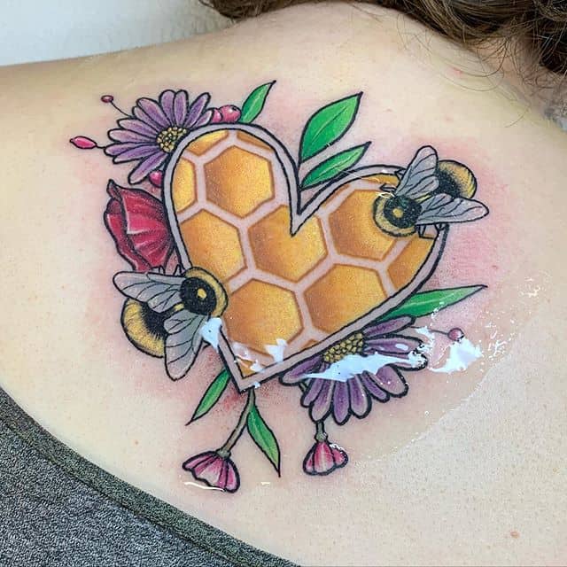 тату соты сердце