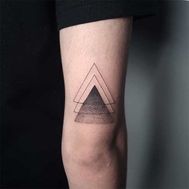 три треугольника тату
