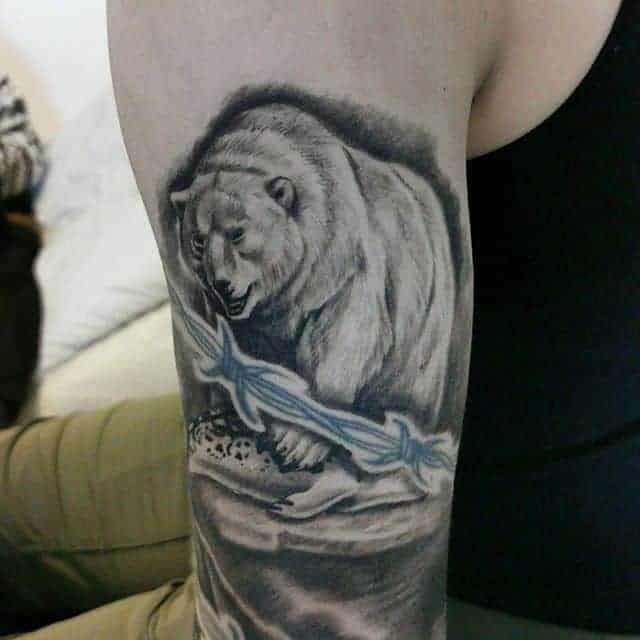 тату білий ведмідь