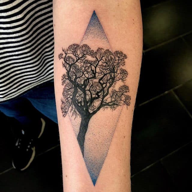 тату дерево ромб