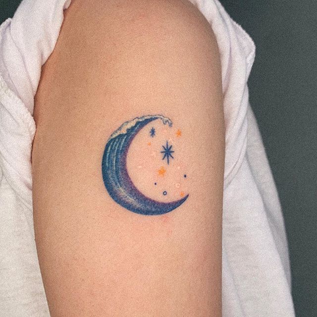 тату волна луна