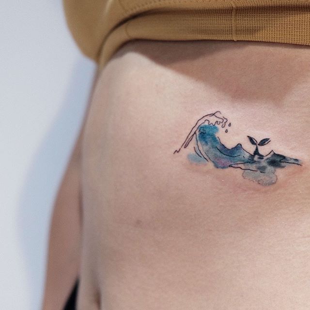 мини тату волна