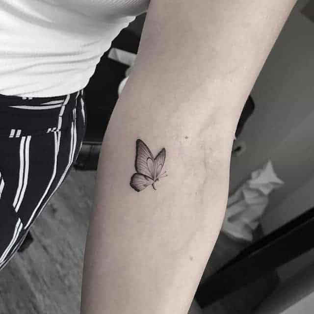 мини тату бабочка