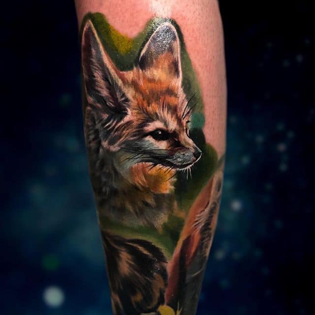 лиса тату на голени