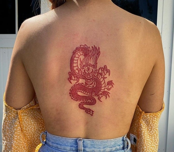тату дракон красный